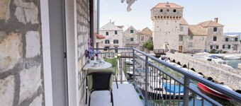 A1 Apartment Near Beach With two Balconies