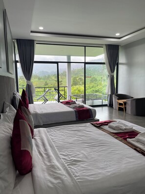 Two-Bedroom Villa Suite | Minibar, in-room safe, desk, soundproofing