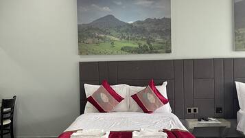 Minibar, in-room safe, desk, soundproofing