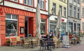 Outdoor dining - Lovely apartment in Wismar with WiFi (Wismar)