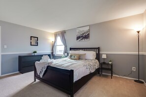 3 bedrooms, desk, iron/ironing board, travel crib