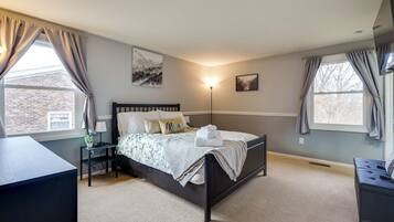 3 soveværelser, skrivebord, strygejern/strygebræt, weekendseng