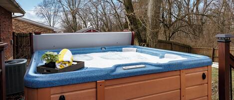 Tina de hidromasaje al aire libre