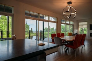Dining - Entre Lac - Nature & Comfort (Saint-Siméon)