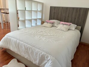 Bügeleisen/Bügelbrett, WLAN, Bettwäsche