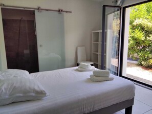4 dormitorios, tabla de planchar con plancha, wifi y ropa de cama