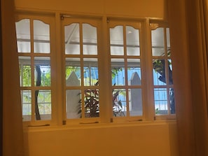 Zimmersafe, schallisolierte Zimmer, Bügeleisen/Bügelbrett