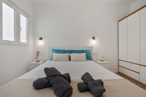 Holiday Home 'Us' with Private Terrace and Wi-Fi