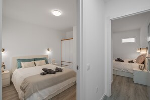 2 habitaciones, tabla de planchar con plancha, wifi y ropa de cama 