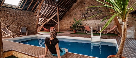 室内游泳池,恒温泳池