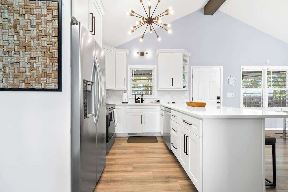 冰箱、微波炉、烤箱、炉灶