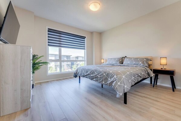 3 bedrooms, iron/ironing board, bed sheets