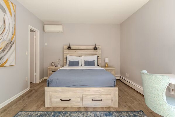 1 sovrum, skrivbord, strykjärn/strykbräda och gratis wi-fi