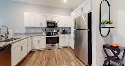 Ellipse Urban Hampton: Luxury Living with Resort Pool and Pet Spa