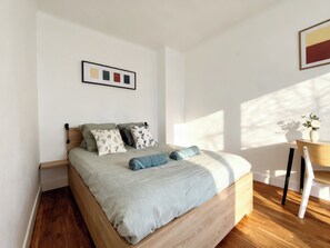 1 غرفة نوم ومكواة/لوح كي وواي فاي وملاءات أسرّة