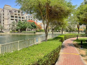 Property grounds - Blueground | The Views, pool, nr Canal (Dubai)