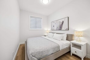 5 habitaciones, tabla de planchar con plancha, cuna de viaje y wifi