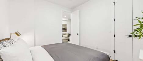 3 chambres, fer et planche à repasser, lit de bébé portatif, Wi-Fi