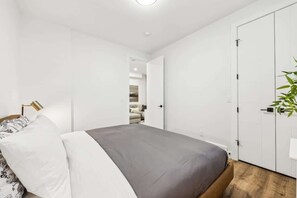 3 bedrooms, iron/ironing board, travel crib, WiFi