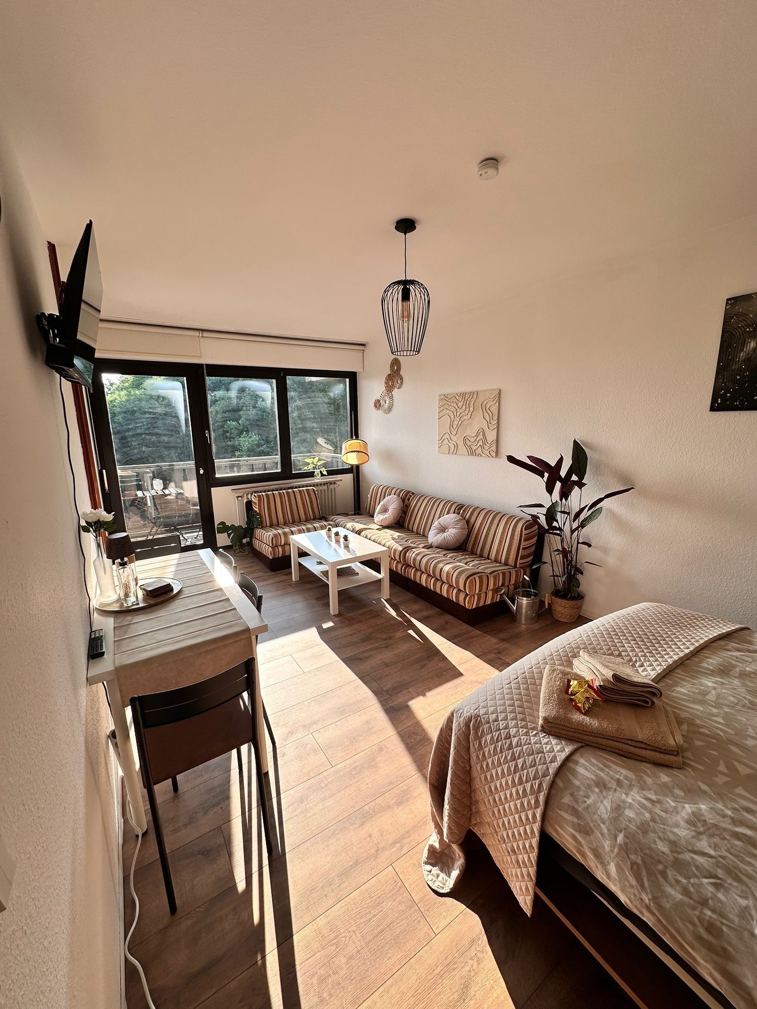 Télévision, table de tennis de table