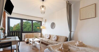 Apartment 'Schmuckkästle' with Mountain View, Shared Garden and Wi-Fi