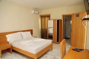 1 slaapkamer, een strijkplank/strijkijzer, wifi, beddengoed