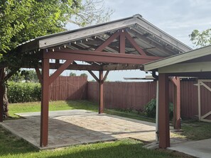 Property grounds - Serene Retreat at Garza’s Ranch - Ponies & Cows (Wallis)