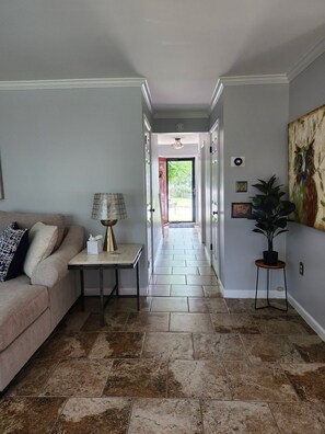 Interior - Charming 2 levels guest unit in a house in amazing lake ridge area. (Woodbridge)