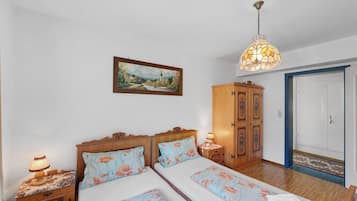 3 bedrooms, WiFi, bed sheets