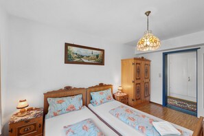 3 bedrooms, WiFi, bed sheets