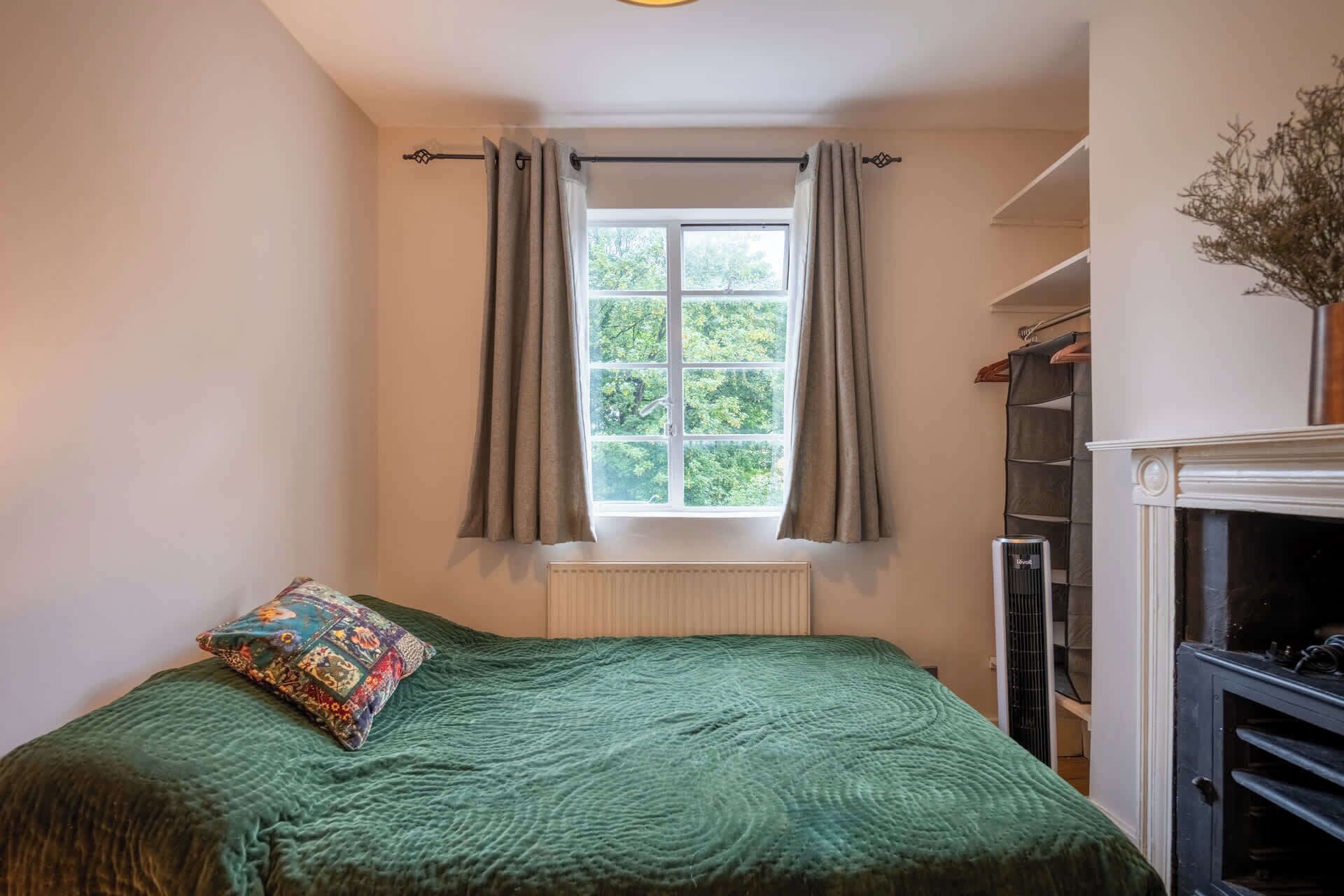 1 bedroom, iron/ironing board, internet, bed sheets