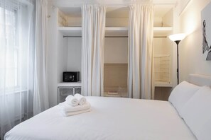 2 chambres, fer et planche à repasser, Wi-Fi, draps fournis