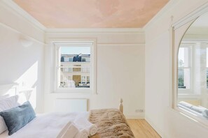 1 chambre, fer et planche à repasser, accès Internet, draps fournis