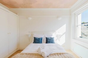 1 bedroom, iron/ironing board, internet, bed sheets