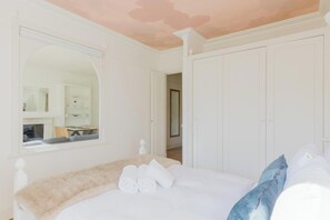 1 habitación, tabla de planchar con plancha, internet y ropa de cama 