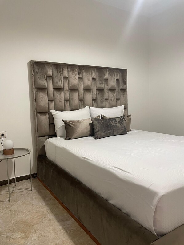 3 室のベッドルーム、ベッドシーツ