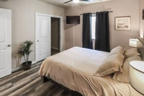 5 bedrooms, iron/ironing board, bed sheets