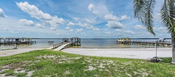 The Blue Canoe Lakehouse