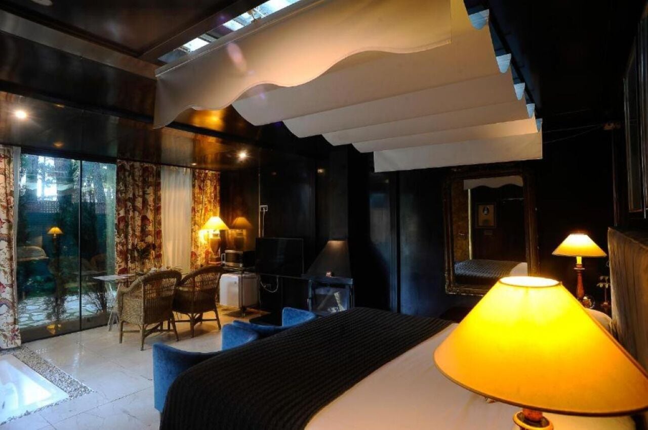 Grand-suite - 1 kingsize-seng - privat pool - udsigt til have | Premium-sengetøj, dundyner, senge med madrasser af memory foam