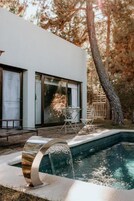 Suite Grand, 1 cama de matrimonio grande, piscina privada, vistas al jardín | Vistas desde la habitación