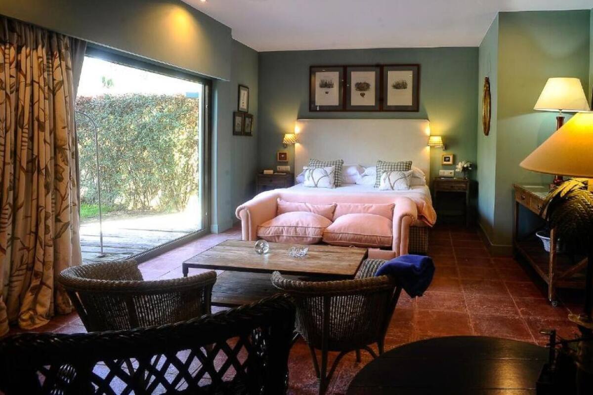 Premium Suite, 1 King Bed, Private Pool, Garden View | Premium bedding, down comforters, memory foam beds