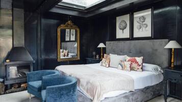 Grand suite, 1 kingsize bed, privézwembad, uitzicht op tuin | Luxe beddengoed, donsdekens, bedden met traagschuimmatrassen