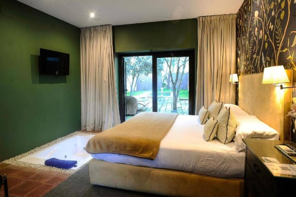 Grand Suite, 1 King Bed, Private Pool, Garden View | Premium bedding, down comforters, memory foam beds