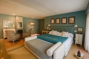 Suite – premium, 1 kingsize-seng, privat basseng, bassengutsikt | Sengetøy av topp kvalitet, dundyner og memory foam-senger