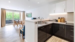 公寓 (Modern 2-Bed Flat with Terraces in Le) | 私人廚房
