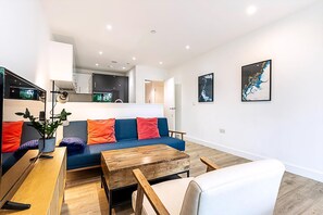 Exterior - Modern 2-bed Flat With Terraces in Leyton (London)
