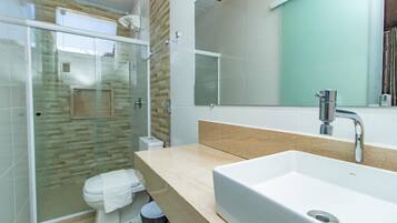 Dutxa, articles de tocador gratuïts, tovalloles i sabó