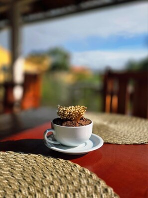 Café da manhã com buffet grátis todos os dias