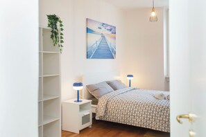 3 chambres, fer et planche à repasser, Wi-Fi, draps fournis