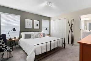 4 slaapkamers, een strijkplank/strijkijzer, beddengoed